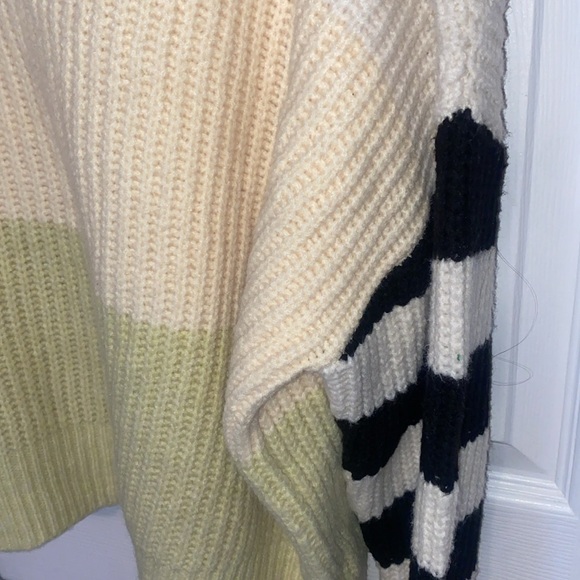 William Rast mock neck pull over size XXL - fits more like a L - Picture 4 of 5